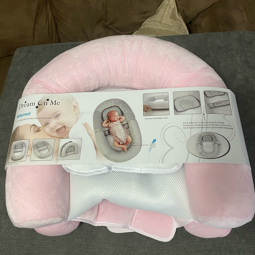 Dream On Me Portable Cozy Lounger